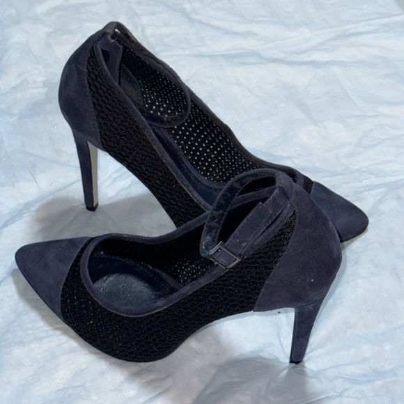 BCBGeneration Cynthia suede mesh pointed toe ankle strap heels pumps Sz 8 - Picture 4 of 12
